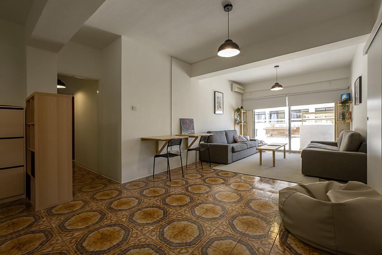 White Hostel 利马索尔 外观 照片